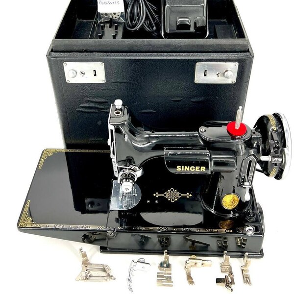 Sobresaliente 1941 Singer Featherweight 221 Sewing Machine w / Case & Tray - Last Lot Made During World War II, Very Beautiful, Fully Serviced