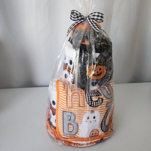 Hey Boo Halloween Mini Diaper Cake (girl) -Baby Gift/Baby Shower