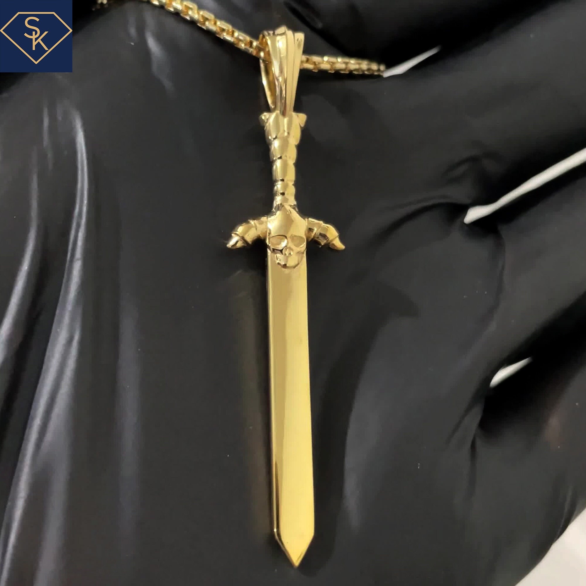 【LLOYD】[ムーラン] 宝剣 14K Goldペンダント Brand New 14K Solid Yellow Gold Sword Pendant - Etsy