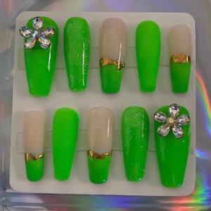 Press on nails