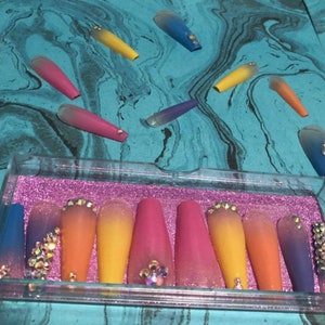Press on nails
