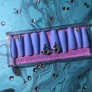 Press on nails