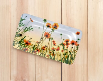 Plastic Daisy Tray, Made in the UK, Wildflower Tea Tray, Botanical Serving Tray, Nature Themed Coffee Table Décor, Flower Lover Gift