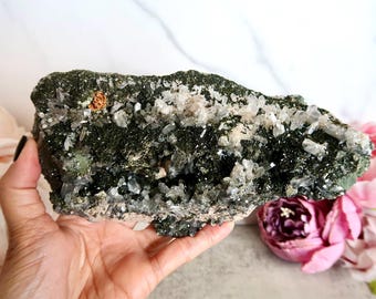 トルコ産キラキラ輝く森の妖精エピドートクォーツ｜希少なクリスタル