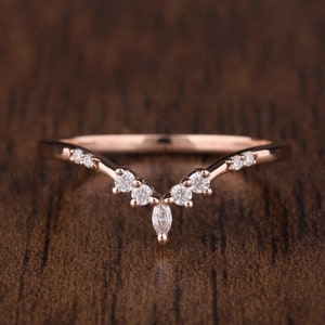 Chevron Wedding Ring Contour band Curved Wedding Diamond Band 14K Gold Chevron Ring V Shaped Moissanite Tiara Band Anniversary Gift For Her
