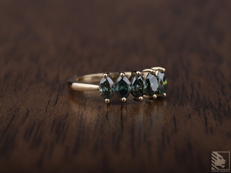 Green Tsavorite Marquise Supreme Chain Ring main image 1