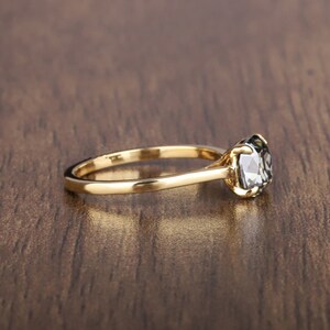 Promise Ring
Claw Prong Set Ring