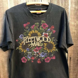 Flora Fleetwood Mac vintage, chemise rétro Fleetwood Mac, chemise Fleetwood Mac, cadeau Stevie Nicks, Fleetwood Mac Tshirt Stevie Nicks image 1