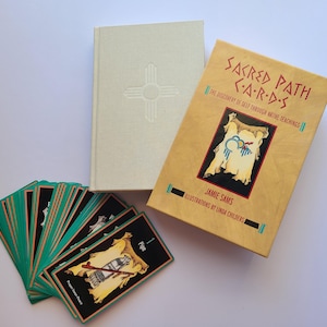 Sacred Path Cards: The Discovery of Self through Native Teachings by Jamie Sams / Paths to Inner Knowledge / Divination / Spiritism