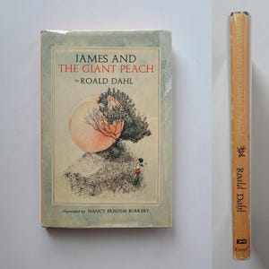 James and the Giant Peach by Roald Dahl / Illustrated by Nancy Ekholm Burkert / Early Edition / Vintage Children&#39;s Book / 70s Kids Book