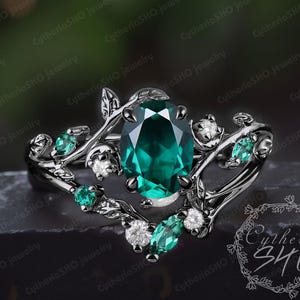 Vintage Ovalschliff Smaragd Verlobungsring Set Gothic Schwarz Gold Blatt Mond Versprechen Ring Natur inspiriert Schmuckset