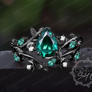 Gothic Birnenschliff Smaragd Verlobungsring Set Art-Deco-Blattgold Versprechensring Einzigartige Natur inspiriertes Brautset Handgefertigtes Schmuckgeschenk