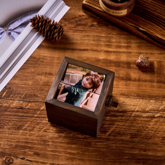 Custom Photo Flipbook Animation Box,Hand Crank Flipbook Box for Dad,Hand Crank Flipbook Machine,Wood Album with Light,Father's Day Gift