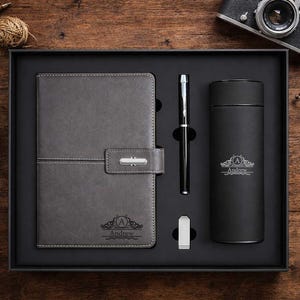Gepersonaliseerde PU-lederen notebookset, op maat gegraveerd dagboekcadeau, notebookcadeauset, afstudeercadeau, leraar cadeau, cadeau voor hem haar