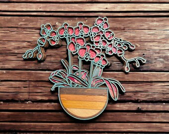 Orchideen-Holzkunst in Schichtoptik | Botanische 3D-Wanddekoration | Handgefertigter Blumenhänger aus Oregon