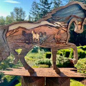 Art mural cheval en bois en couches 3D - décoration équestre rustique fabriquée à la main - cadeau unique pour les amateurs de chevaux