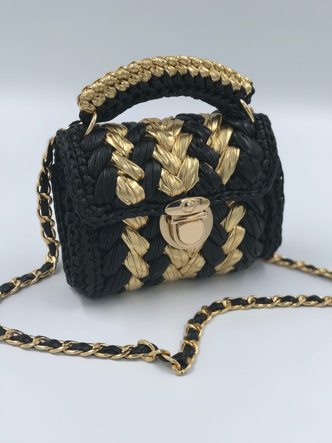 Mave | Luxuriöse Damen-Tasche mit goldener Kette main image 0