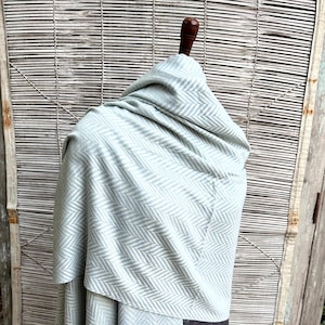 Women&#39;s Handwoven Herringbone Pure Wool Shawl, Baby Blue and Natural White, Wool Winter scarf, Herringbone Pattern unisex Shawl, Wool Wraps