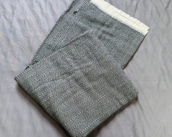 Black & White Herringbone  Blanket\Handwoven Cotton Blanket\Chevron Sofa Throw\Modern Minimalist Home Decor Gift