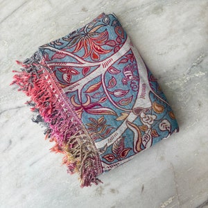 Floral Design Shawl, Handwoven Jamawar Shawl, Unisex Shawl,  Meditation Prayer Shawl Blanket, Jamawar Wrap, Jamawar Throw, Gift for Her