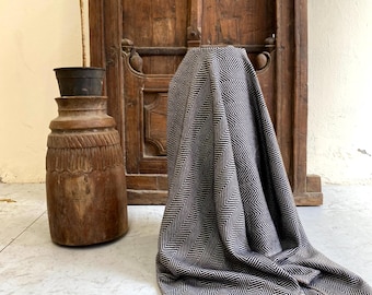 Merino Wool Stole, Black white Color Zig Zac Shawl, Handwoven Pure Merino Wool Shawl, Warm Wool Shawl, Herringbone Pattern Shawl, Warm Wraps