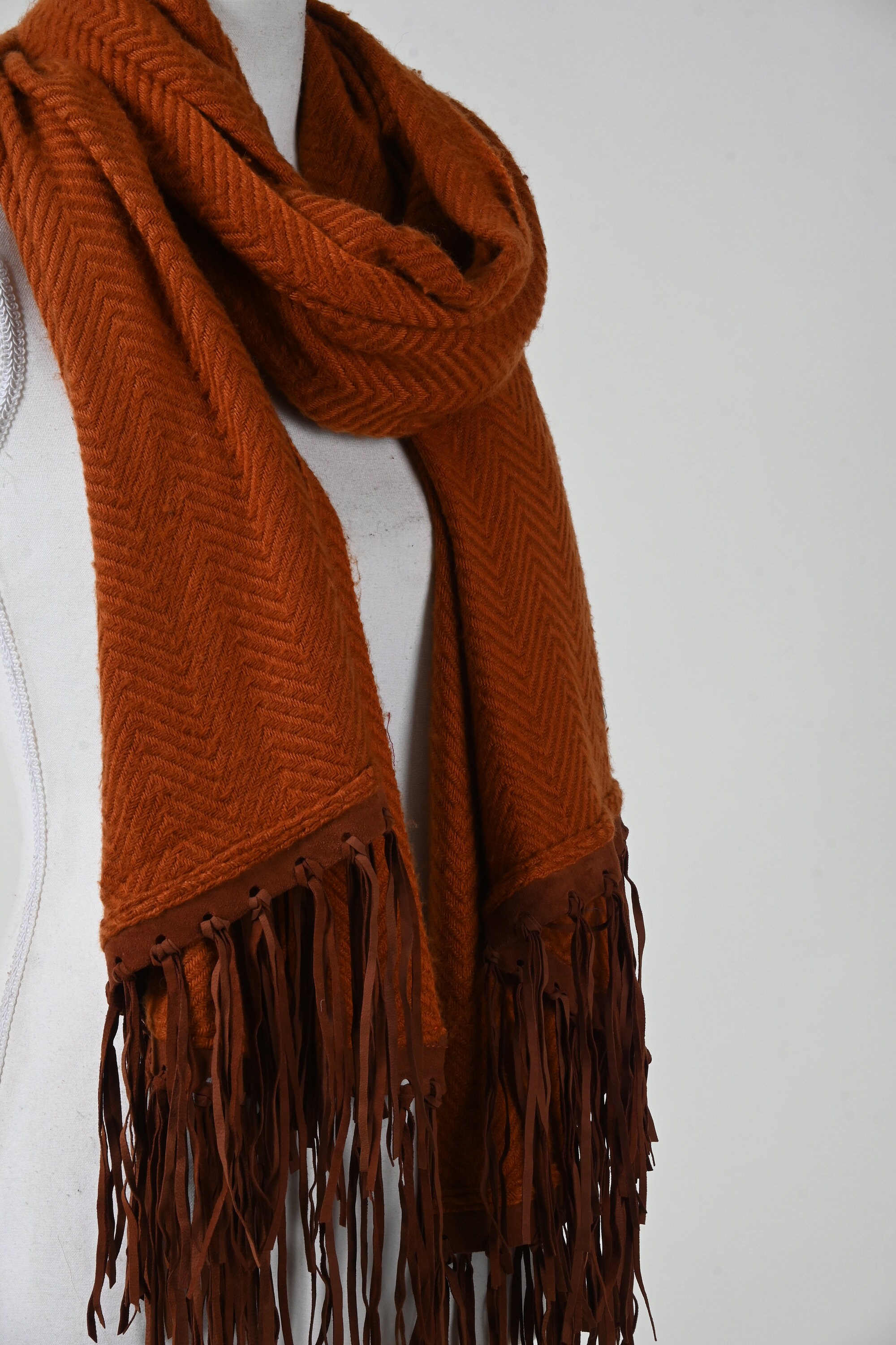 vicuna shawl price