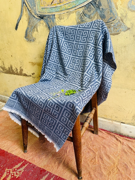 Blaue Griechische Schlüssel Baumwolldecke, Handgewebter geometrischer Überwurf, Leichte Sofa- und Bettdecke, Modernes Wohndekor