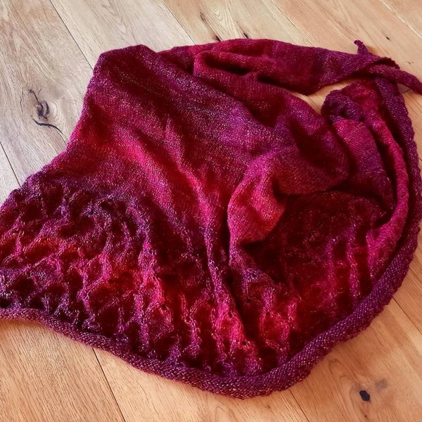 Handgestrickter Dreieck-Schal // hand knit triangular shawl