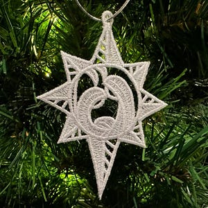 Elegant Star of Bethlehem Ornament with Long Tail - Holy Family Nativity Scene - Embroidered Lace Christmas Décor