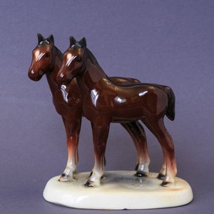 Porcelain figurine horse Hertwig Katzhutte Germany