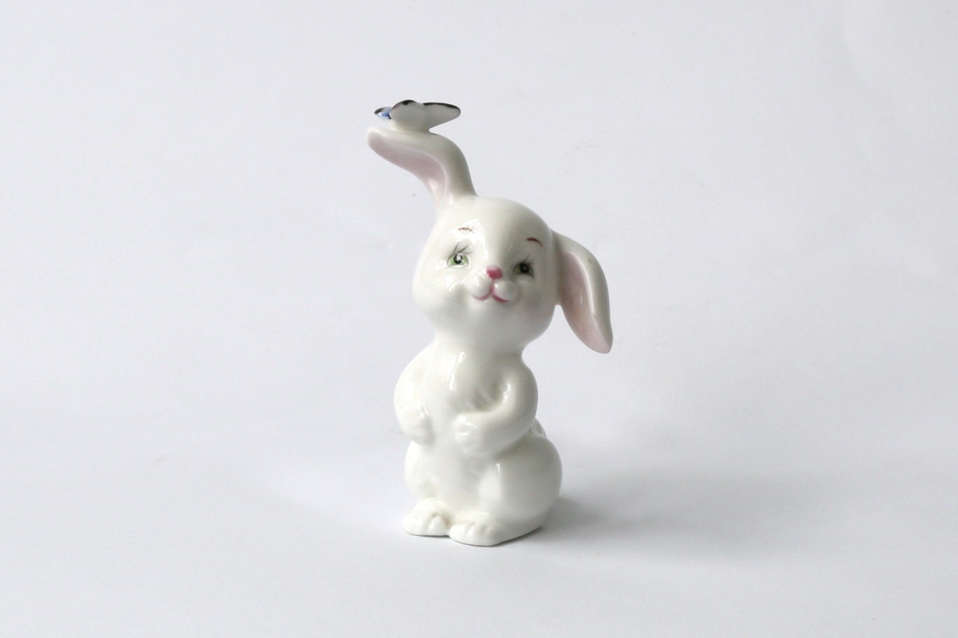 ヴィンテージ磁器の置物 ウサギと蝶 台湾 - Etsy 日本