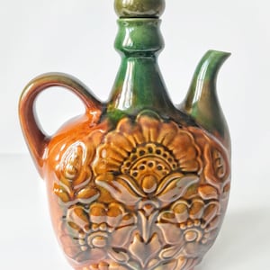 Kumanets majolica, pottery ceramics Vasilkovsky majolica factory