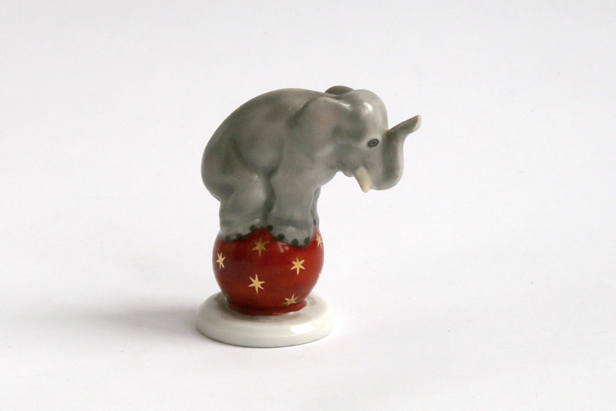 磁器の置物 球形の象 ヘレンド ハンガリー 1948年 - Etsy 日本