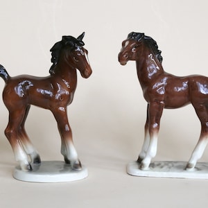 Porcelain figurine horse Hertwig Katzhutte Germany