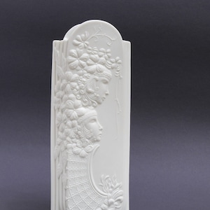 Porcelain Vase Germany Kaiser designer Manford Frey