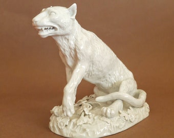Porcelain figurine sculpture wolf sculptor Johann Joachim Kaendler Meissen Porcelain Manufactory 1924-1934