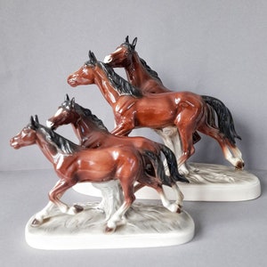 Porcelain figurine horse Hertwig Katzhutte Germany