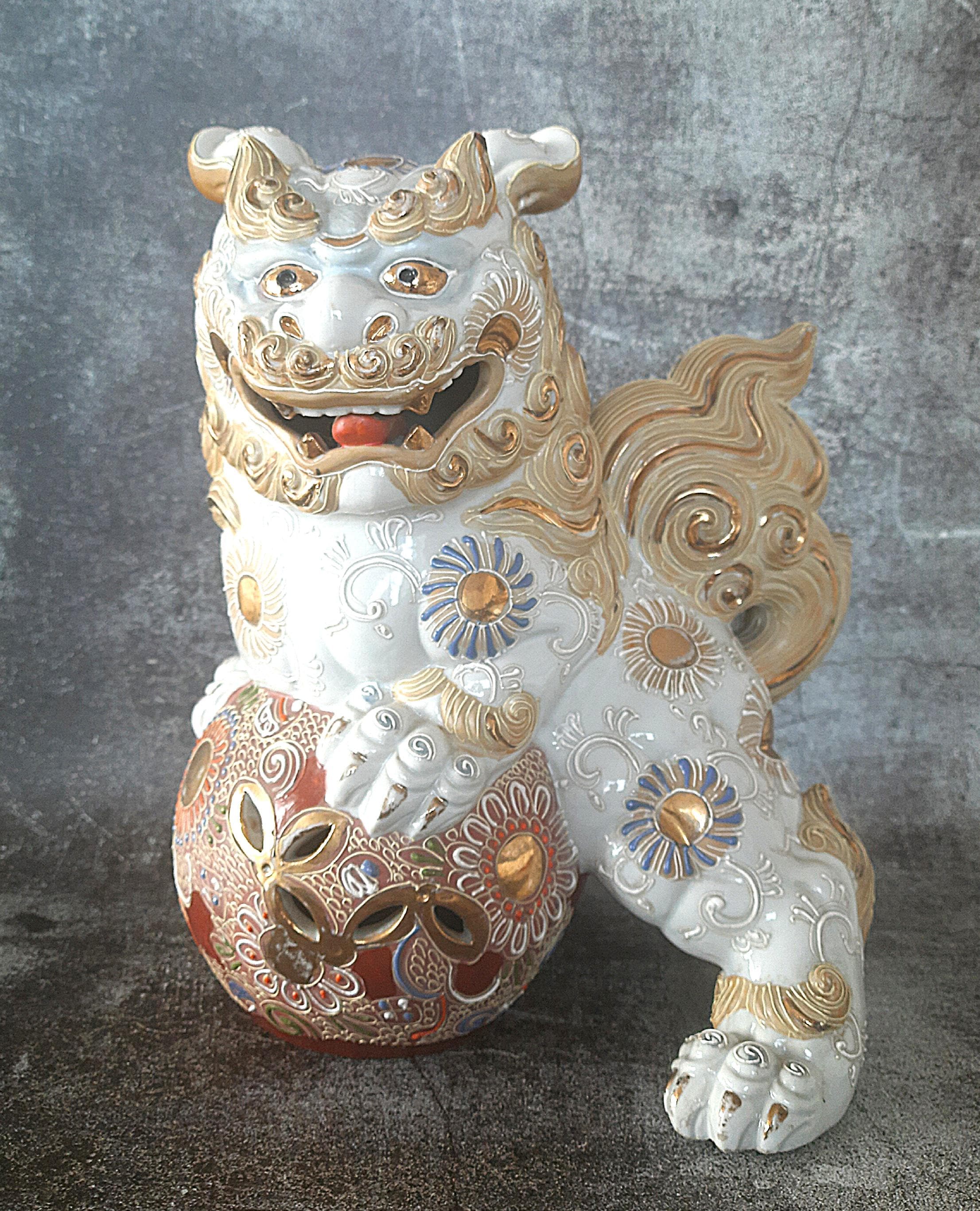 Japanese Antique Porcelain Figurine Komainu, Kutani, 1920-1930s