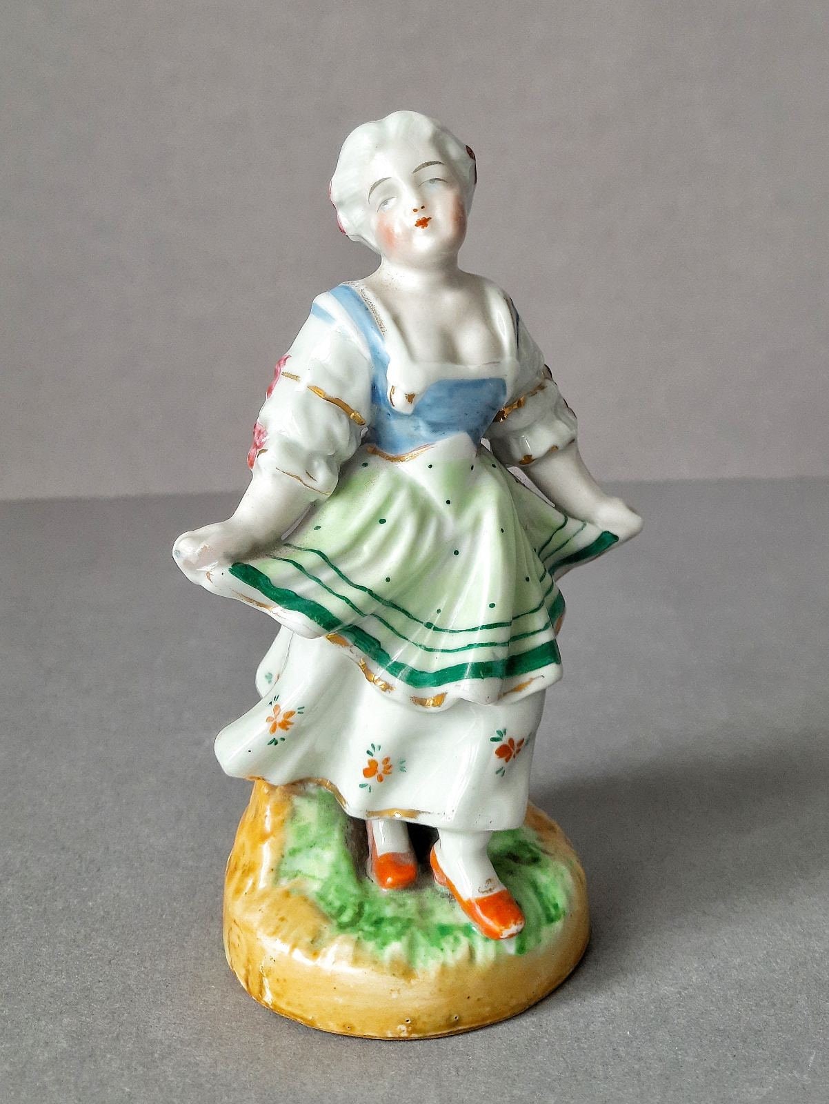 Antique Porcelain Figurines • Ceramicartis