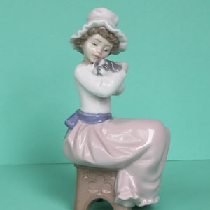 Porcelain figurine Girl dog puppy Nao LLadro Spain