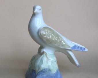 Porcelain figurine of a dove of the Budyansk faience factory, USSR, 1950s