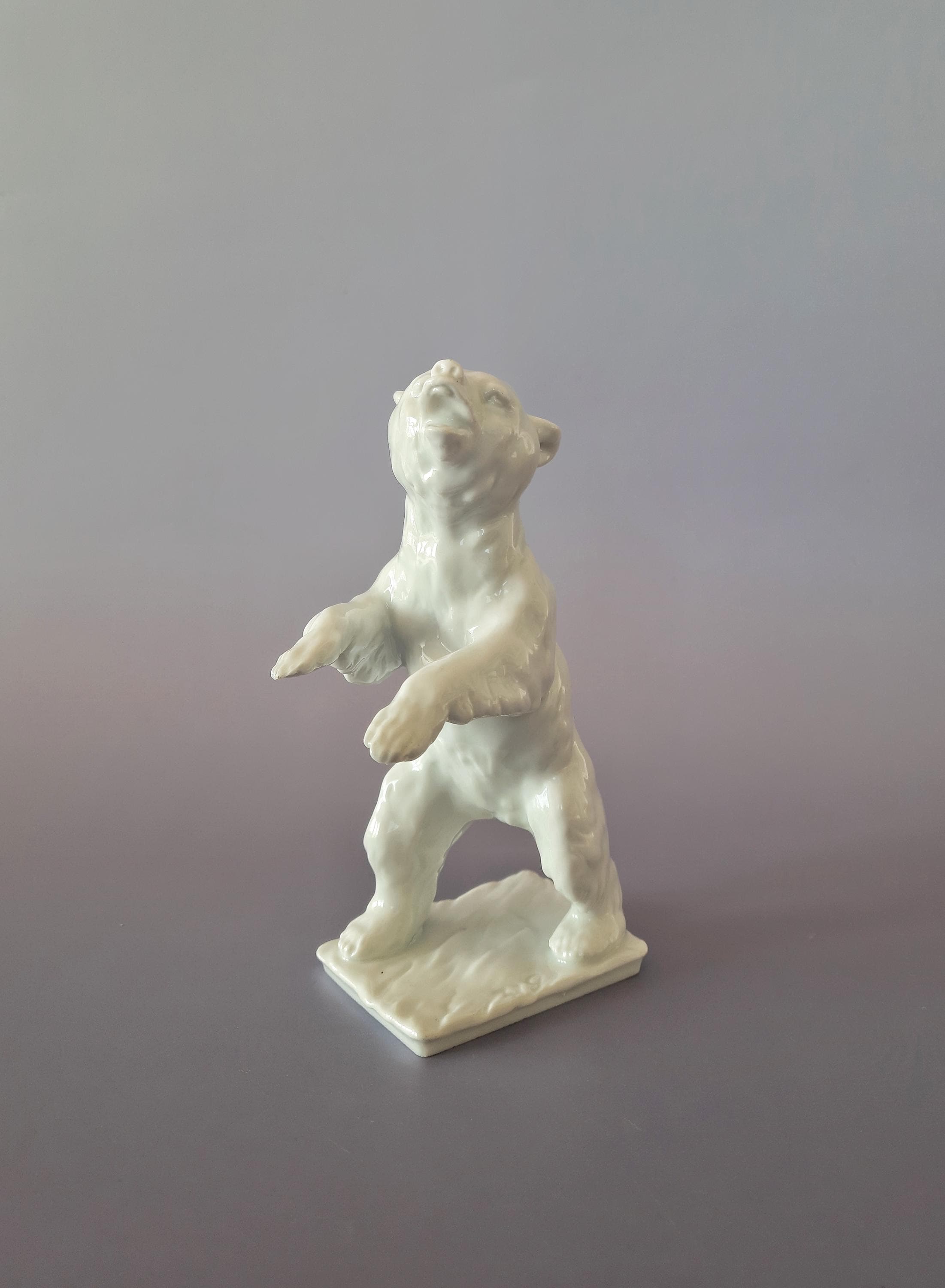 Kaiser Porzellan Bärenfigur für den USA Markt Nr. 482
