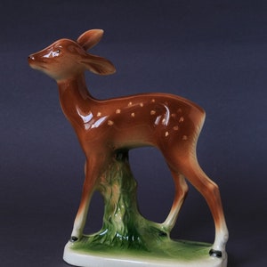 Porcelain figurine of a fawn deer Sitzendorf Germany 1918-1920