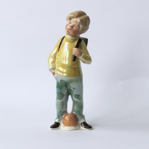 Porcelain figurine boy LIPPELSDORF Thuringia