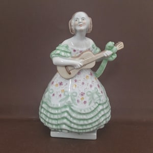 Groot porseleinen beeldje &quot;MRS.DERY&quot; Herend Hungary