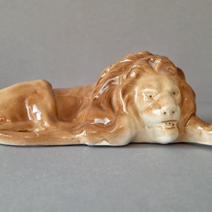 figurine sculpture lion faience late XIX - early XX century