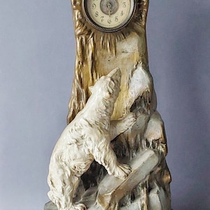 Sculptural composition clock lamp Bear Johann Maresch Factory 19th century