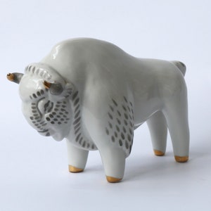 Porzellanfigur Zubrobizon Bull Bison der Dmitrov Porzellanfabrik in Verbilki