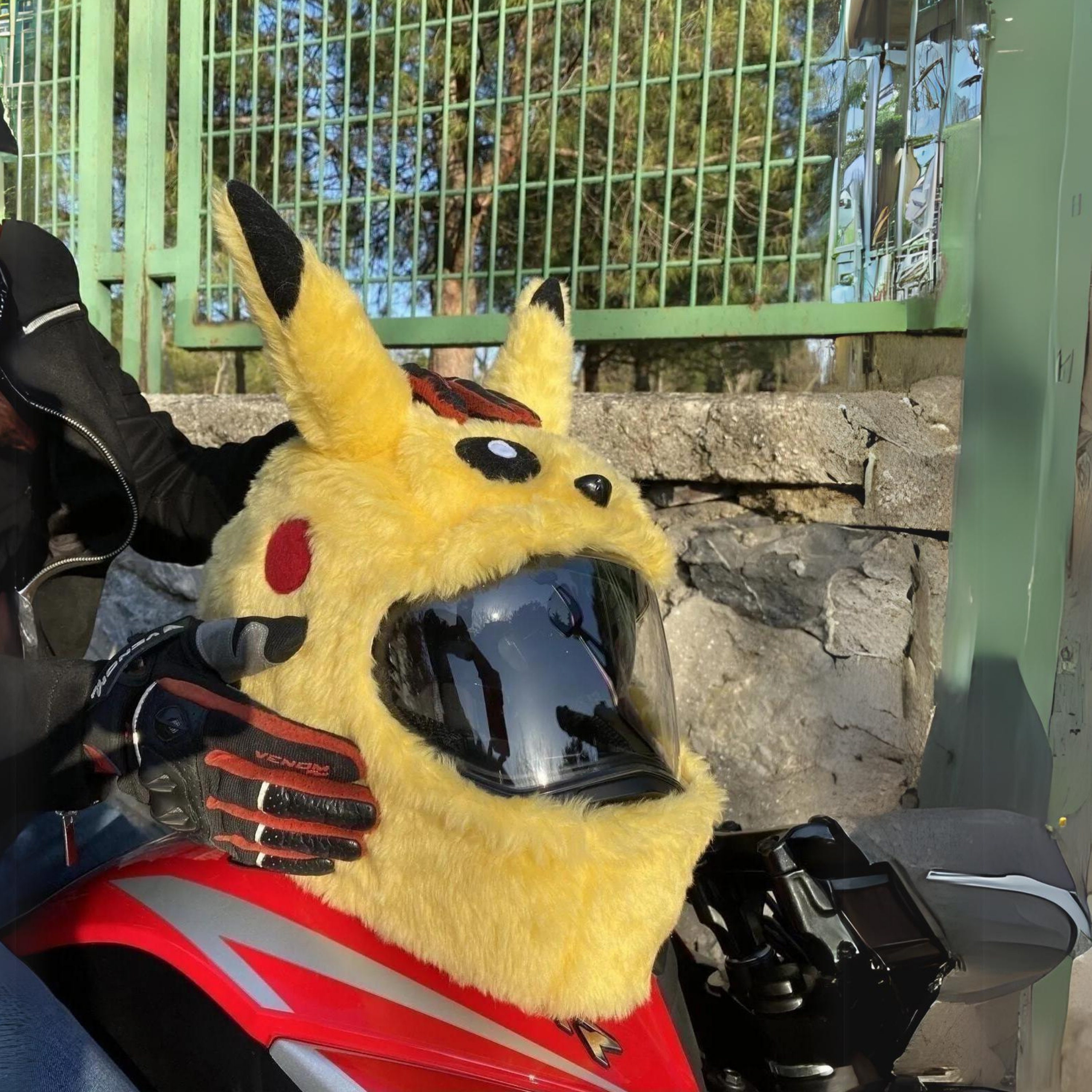 Couvre Casque Moto Pikachu: Acheter en Ligne – LE PRATIQUE DU MOTARD