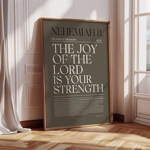 Puede incluir: Un póster marrón con texto blanco que dice "Nehemías 8. La Fiesta de los Tabernáculos NEJV EL GOZO DEL SEÑOR ES TU FUERZA".
